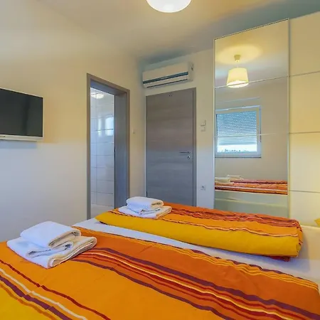 بيت للعطل 1972 Galižana