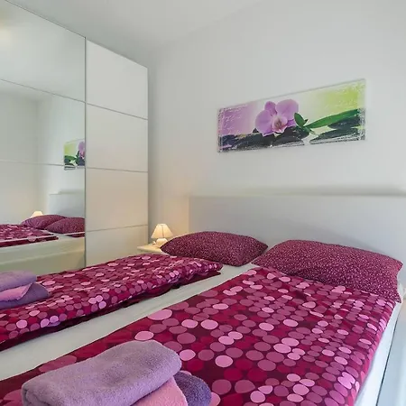 بيت للعطل 1972 *